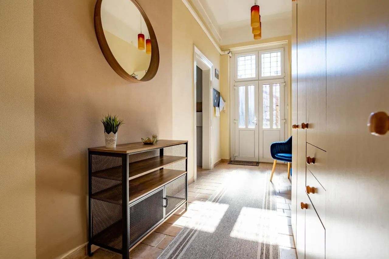 Central Design Apartment Budapest 0*,